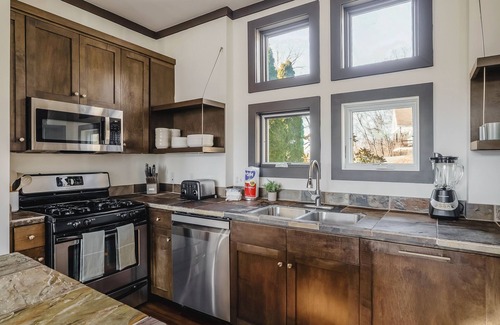 Smithville Casa | NEW! The Bungalow at Blue Water Bay