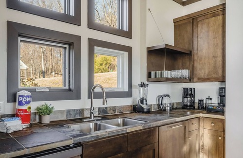 Smithville Casa | NEW! The Bungalow at Blue Water Bay