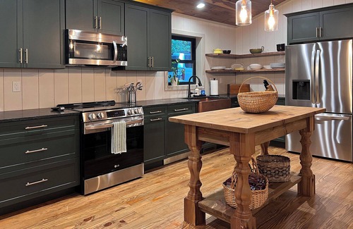 Saluda Cabaña | NEW! The Cottage at Whispering Falls: LUXURY & PRIVACY on 7 acres - King beds