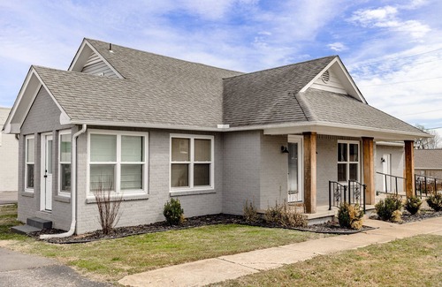 Mountain Home Casa | NEW! The Cottage - Gorgeous & charming home within walking distance to downtown!