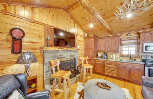 Edom Cabina | NEW ‘The Deer’ Cabin Peaceful Refuge in East Texas