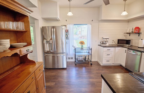 Peshastin Casa | *NEW* The Holiday House - A Dreamy Farmhouse