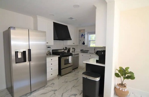 Pasadena Casa | NEW! The Indoor Pool House.