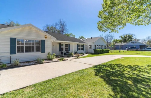 Pasadena Casa | NEW! The Indoor Pool House.