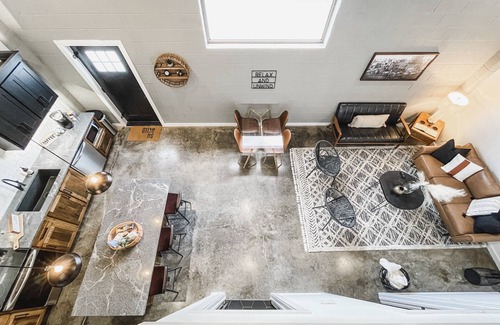 Mountain Home Apartamento | NEW! The Lofts - Industrial/modern loft within walking distance to downtown!