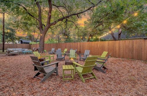 East Riverside Casa | New-The Mod Poppy Large home 10 minutes from it all