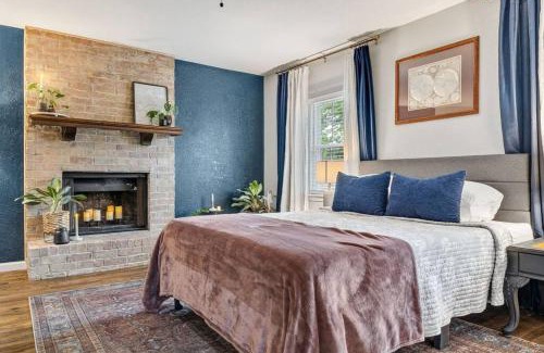 South Arlington Casa | New! The Prairie House with Cowboy Pool & Fire Pit