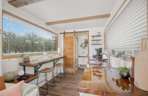 Fredericksburg Casa | New The Texas Retreat-Container Home