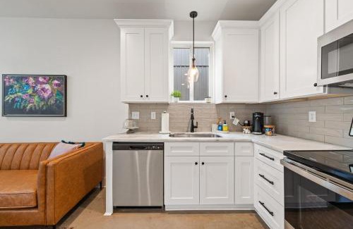 Lafayette Apartamento | NEW Thibodeaux House Cajun Luxury 65 TV Fast WiFi