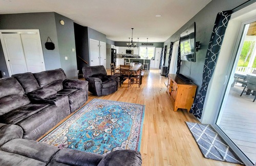 Crandon Casa | New Three Story Beach House on Beautiful Clear Lake!