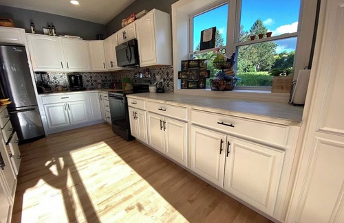 Crandon Casa | New Three Story Beach House on Beautiful Clear Lake!