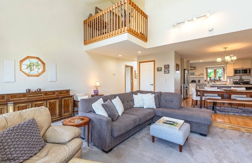The Galena Territory Casa | New! Thunder Bay Ridge | Hot Tub*Fire Pit*Game Room*Coffee Bar*Stunning Sunsets!