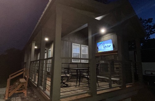 College Station Casa | New Tiny Home 3 Miles to Aggieland Campus!!!