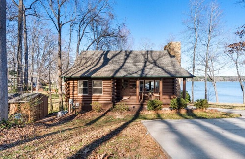Lake Norman of Catawba Casa | New to Lake Norman! Cozy Cabin with Big Water Views!