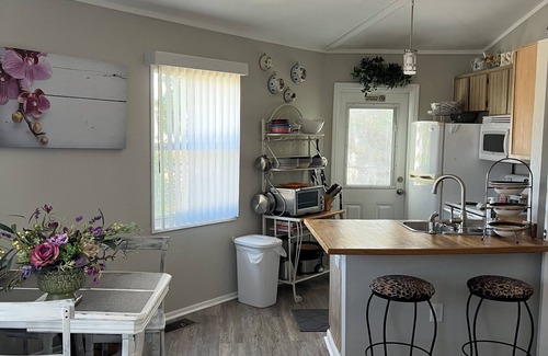 Crystal River Cabaña | NEW TO MARKET read great reviews from my other properties Cute Cozy Home