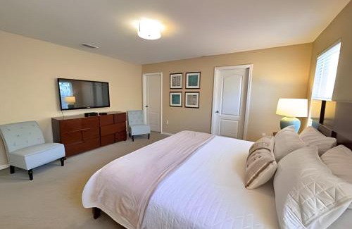 Calabria Casa | New to Market Spacious Private Pool Retreat