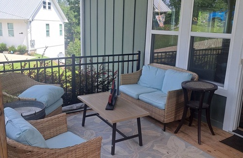 Wedowee Casa | New to the Market-MY HAPPY PLACE- Spacious 2 bd/2ba home with dock