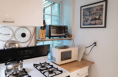 Nantucket Town Apartamento | New to VRBO! 2/1 Mid Island Apartment, Sleeps 5