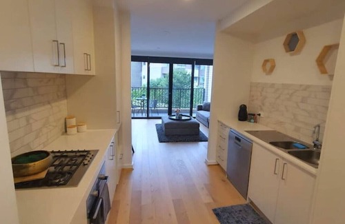 Phillip Apartamento | New to VRBO: Family Friendly 2BR Townhouse 5mins to Hospital
