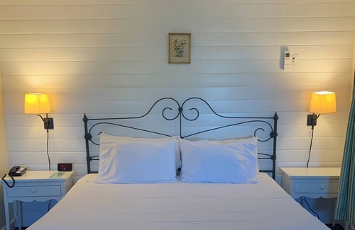 Menemsha Cabaña | New to VRBO! Favorite spot of the famous photographer Alfred Eisenstaedt