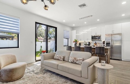 Pinecrest West Park Casa | TampaCentral 93, Refined Style,Fully Stocked/Quiet