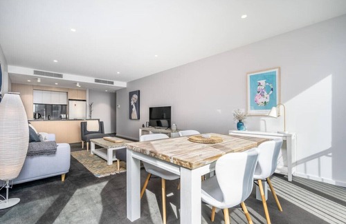 Kingston Apartamento | New to VRBO: Paradise in popular Pier Complex Apt in Kingston