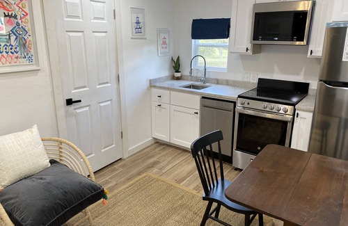 Round Top Cabaña | NEW TO VRBO - Perfect Location - Gray Moss Farm Cottage
