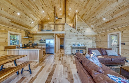 Jasper Cabina | New to Vrbo! Visit Our Family Friendly Retreat with Unbelievable Views!