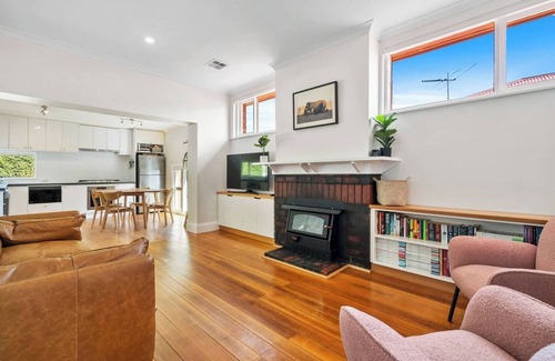 New Town Casa | New Town Bungalow A Leafy Family Haven