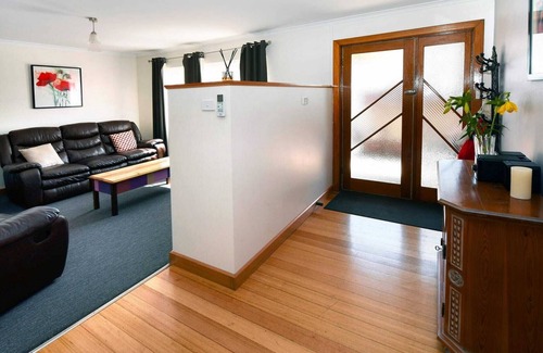New Town Apartamento | New Town Gem - Entire Apartment - Quiet and Convenient