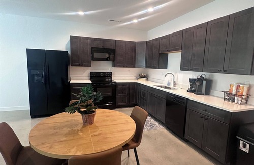 Quincy Casa | New Townhome in the Gem City!
