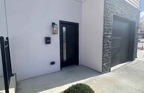 Quincy Casa | New Townhome in the Gem City!