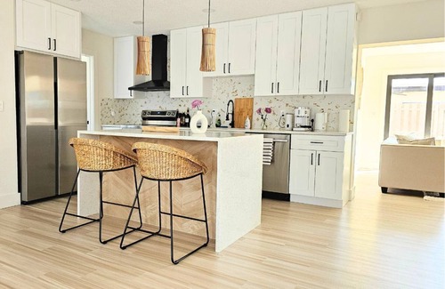 Coral Ridge Isles Villa | NEW - Tranquil Bliss Near Beach, Modern 3BR Retreat