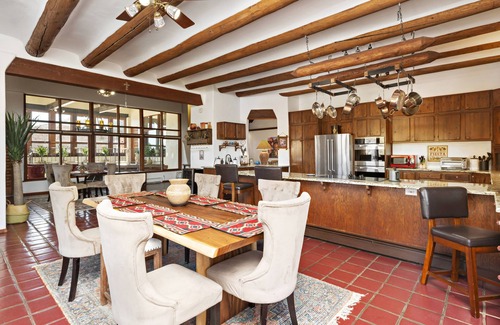 Canoncito Casa | NEW! Tranquil Home |15 min to Santa Fe Plaza | Perfect for Groups | Dogs ok
