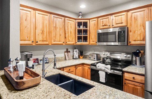Sedona Casa | NEW! Tranquil Sedona Creekside Retreat!