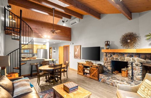 Sedona Casa | NEW! Tranquil Sedona Creekside Retreat!