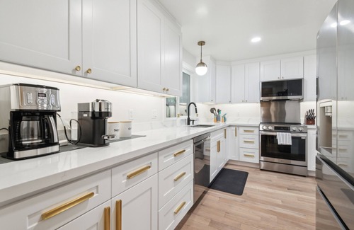 Bainbridge Island Casa | NEW! Tranquil Waterfront Escape with Harbor Views