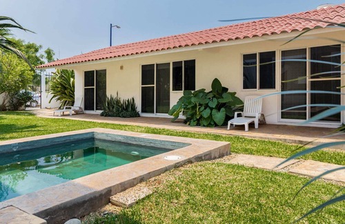 Emiliano Zapata Apartamento | NEW! Tropical Garden, Pool, BBQ, Beach 660 mts