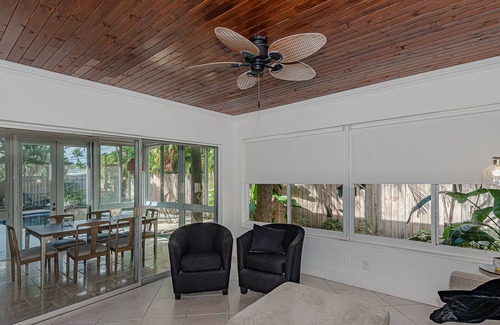 Santa Barbara Estates Casa | NEW! Tropical Retreat Family Home, 5 mim to beach