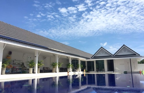 Doi Saket Casa | Nueva casa adosada de dos pisos