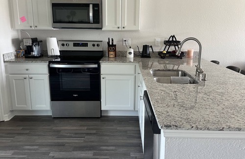 North Port Casa | New Two story Cozy House Near Warm Mineral Springs