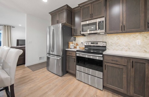 New Ulm Casa | 🌟 New Ulm Klock Haus 2️⃣ King Beds & 1️⃣ Queen Bed ⭐️ NEWLY RENOVATED