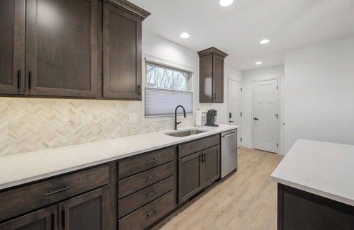 New Ulm Casa | 🌟 New Ulm Klock Haus 2️⃣ King Beds & 1️⃣ Queen Bed ⭐️ NEWLY RENOVATED