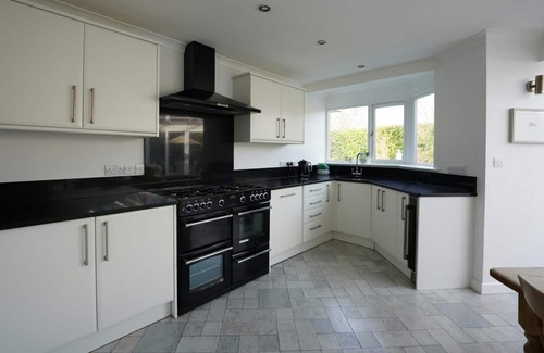Burnham-on-Sea Cabaña | NEW Unique 2BD Detached Bungalow Burnham-on-Sea