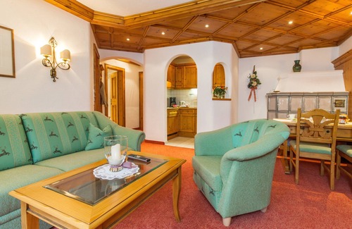 Ruhpolding Apartamento | NEW - Unternberg 45 b. 50 sqm, balcony, kitchen, 1 bedroom, living room, max 4 pers, WLAN