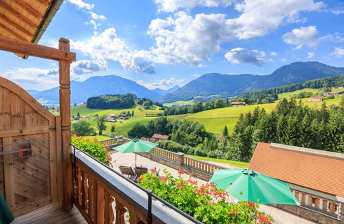 Ruhpolding Apartamento | NEW - Unternberg 45 b. 50 sqm, balcony, kitchen, 1 bedroom, living room, max 4 pers, WLAN