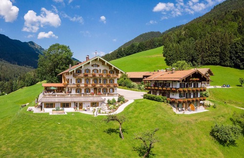Ruhpolding Apartamento | NEW - Unternberg 45 b. 50 sqm, balcony, kitchen, 1 bedroom, living room, max 4 pers, WLAN