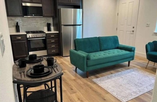 Martinez Casa | NEW! Updated guest house!