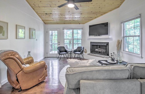 Young Harris Cabina | NEW! Updated Young Harris Cabin w/ Deck & Porch!