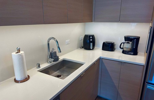 Civic Core Apartamento | NEW Upscale Downtown San Diego Stay Queen Bed Pool Sauna